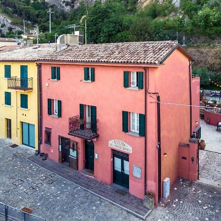La Locanda Del Povero Diavolo Torriana Bagian luar foto