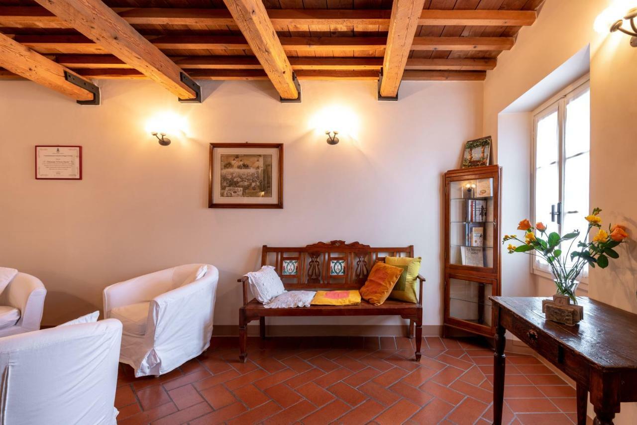 La Locanda Del Povero Diavolo Torriana Bagian luar foto