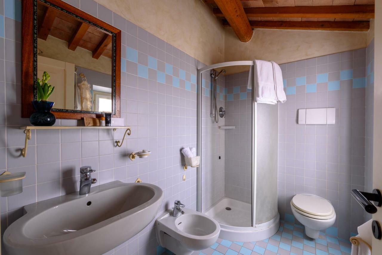 La Locanda Del Povero Diavolo Torriana Bagian luar foto