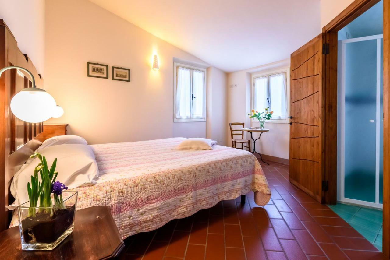 La Locanda Del Povero Diavolo Torriana Bagian luar foto